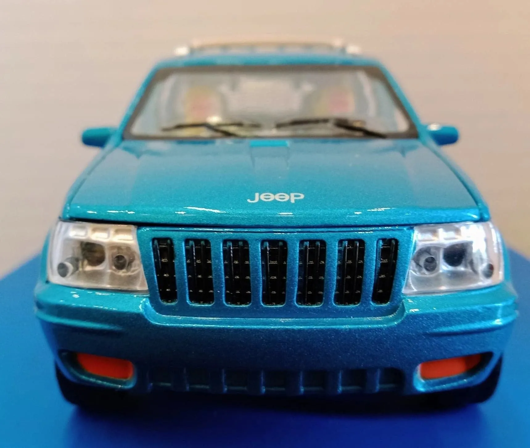 4 X 4 Jeep Cherokee