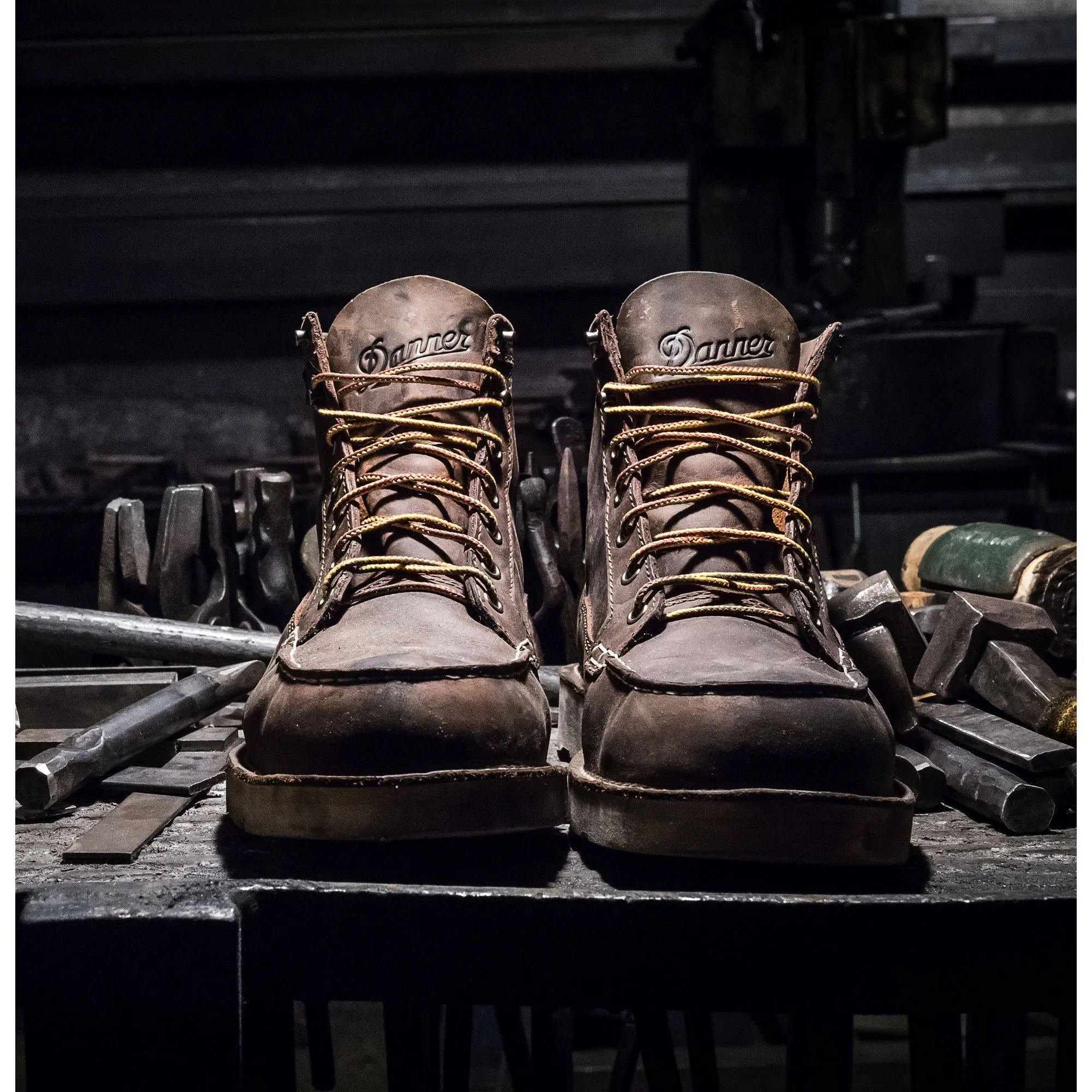 Danner Men's Bull Run Mocha Toe 6" Boot in Brown Steel Toe