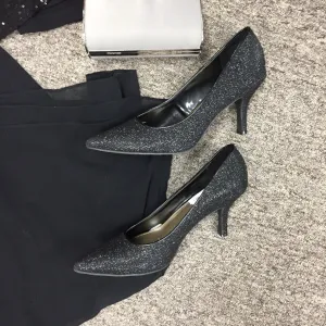 Fioni Pumps