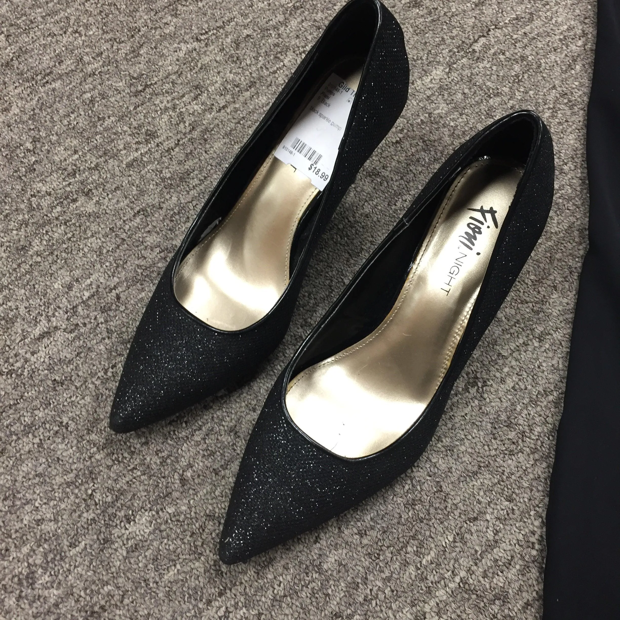 Fioni Pumps