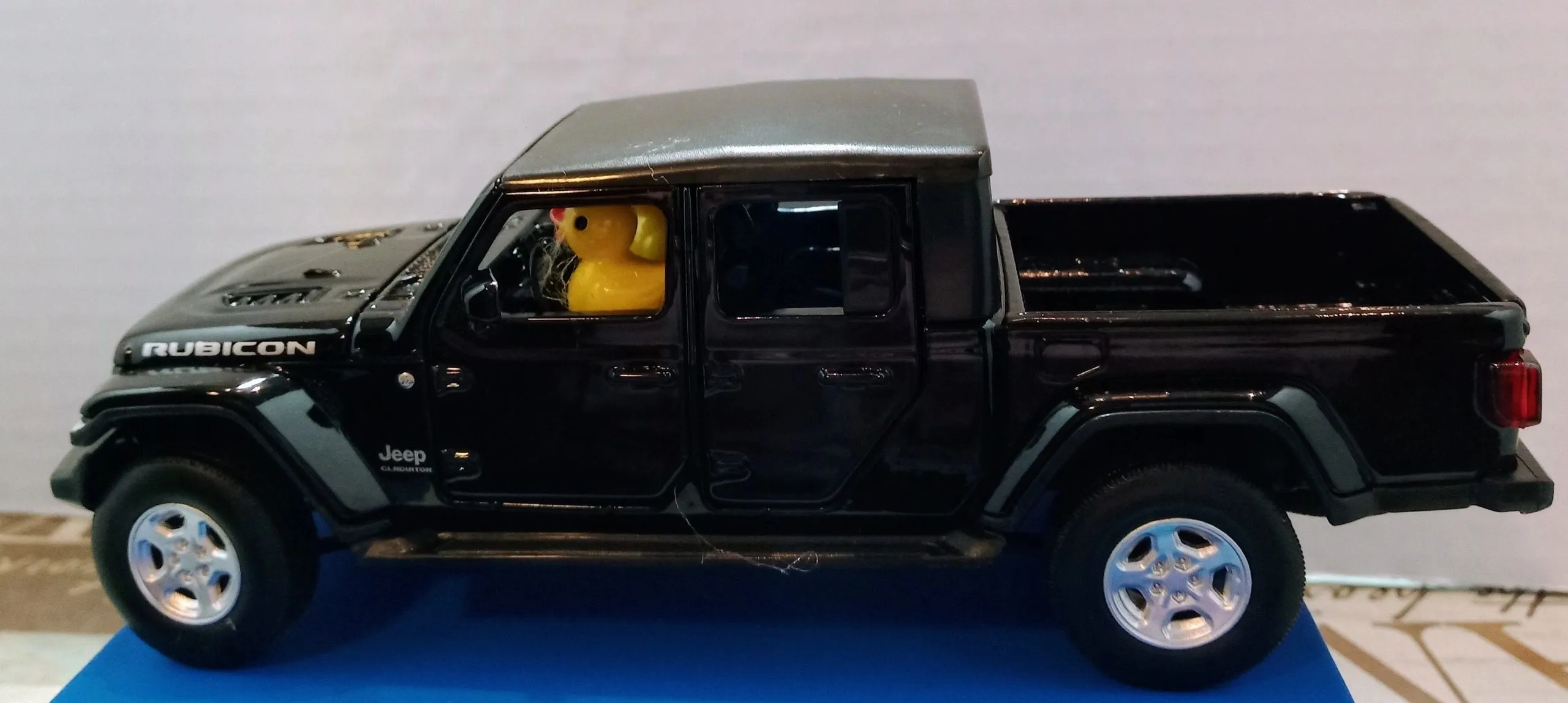 Jeep Gladiator with Lights and Sound