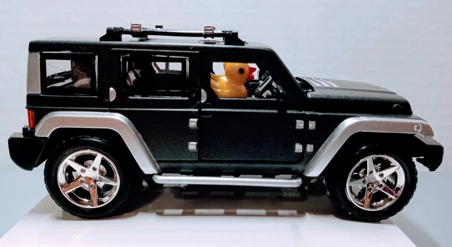 Jeep Wrangler 4 Door with Lights and Sound