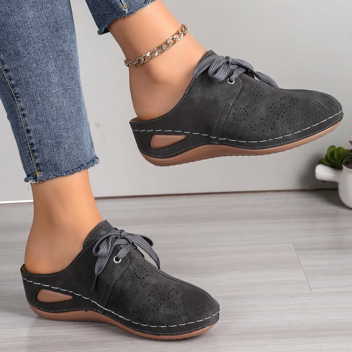 Women's Lace-Up Round Toe Wedge Sandals
